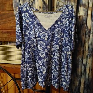 Basic Editions Woman Floral V Neck With Undershirt 2X Short Sleeved Tee Shirt
